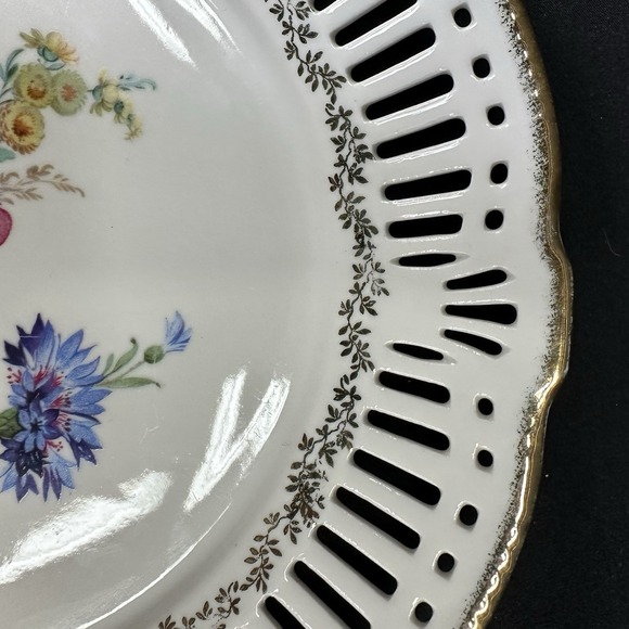 Schwarzenhammer Porcelain Reticulated Plate With Floral Design, Vintage Mid 20th - Picture 5 of 7